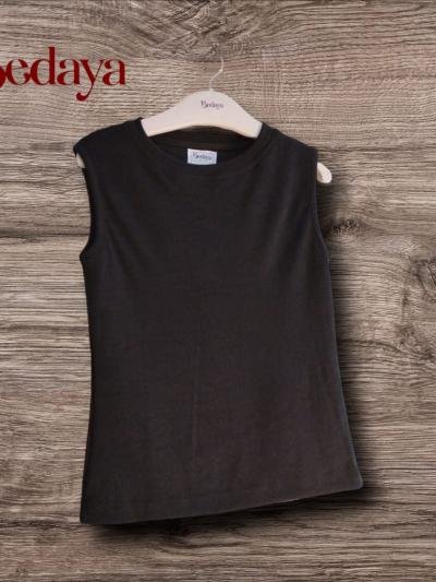 Black sleeveless cotton basic top